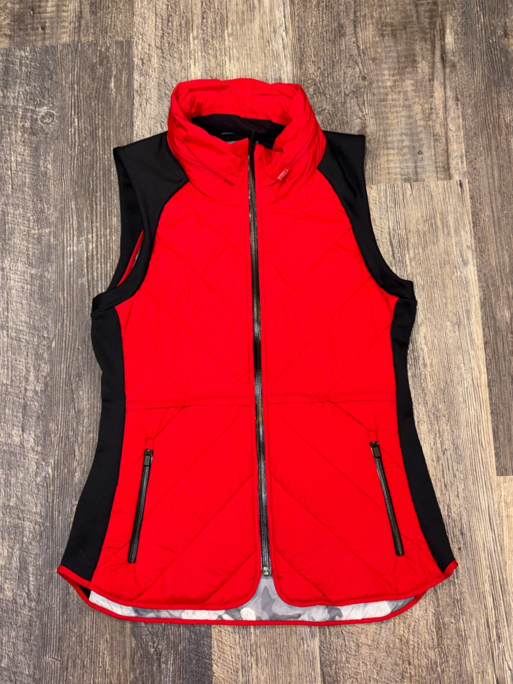 Athleta Wind Sprint Vest - Red & Black with Camo Lining